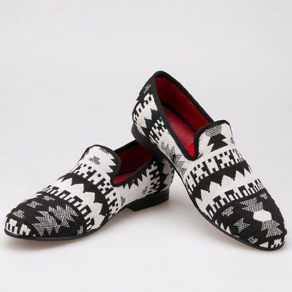 black and white cotton fabric splicing men loafers retro style winter men casual shoes fashion plus size flat1
black and white cotton fabric splicing men loafers retro style winter men casual shoes fashion plus size flat1
