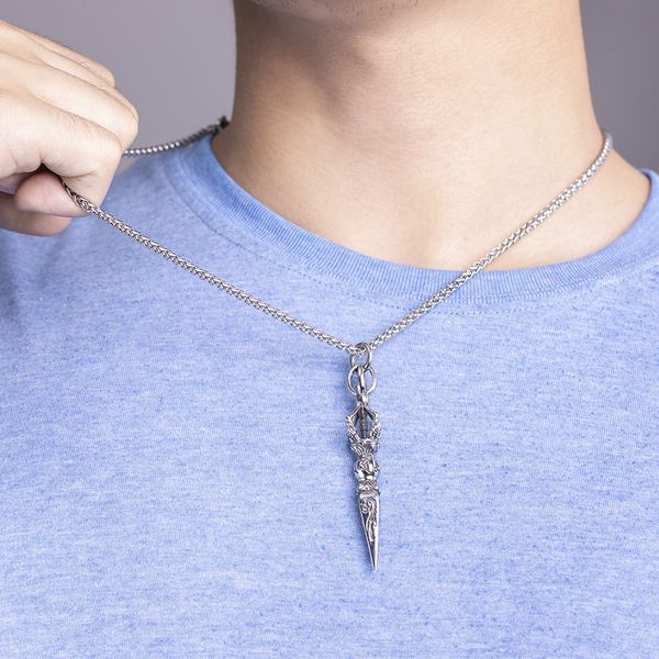 unique design vintage six word mantra vajra pendant buddhism great bright mantra jewelry titanium steel necklace custom 50pcs/lot, Silver
unique design vintage six word mantra vajra pendant buddhism great bright mantra jewelry titanium steel necklace custom 50pcs/lot, Silver