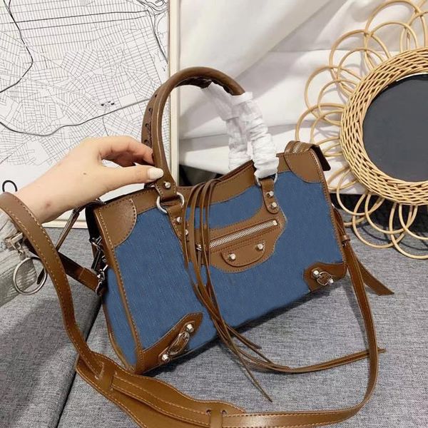 2022classical designer women handbag luxury totes ladies shoulder bag fashion messenger cross body bags vintage woman clutch wal
2022classical designer women handbag luxury totes ladies shoulder bag fashion messenger cross body bags vintage woman clutch wal