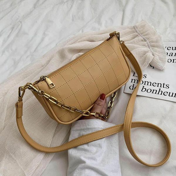 women retro alligator pattern small shoulder bag 2020 designer gold chain underarm bag female solid color pu leather handbag
women retro alligator pattern small shoulder bag 2020 designer gold chain underarm bag female solid color pu leather handbag