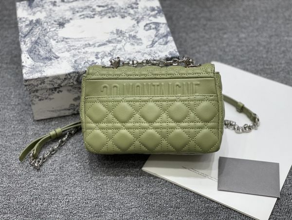 original designer messenger shoulder bag fashionable personality temperament lady high-quality all-match 2022
original designer messenger shoulder bag fashionable personality temperament lady high-quality all-match 2022