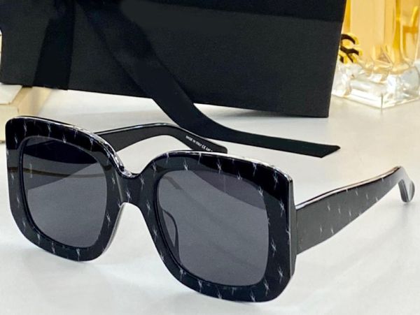 sunglasses for men and women summer 103 style anti-ultraviolet retro plate plank full frame fashion eyeglasses random box, White;black
sunglasses for men and women summer 103 style anti-ultraviolet retro plate plank full frame fashion eyeglasses random box, White;black