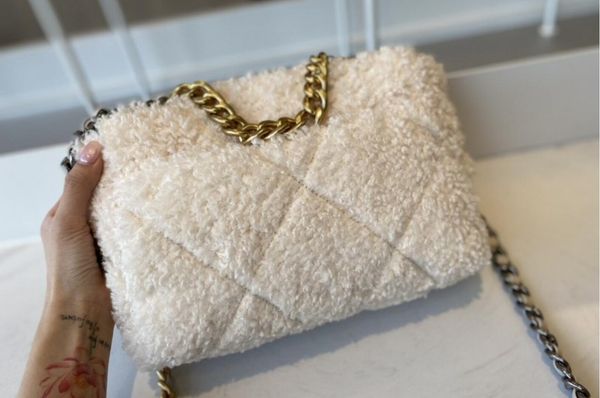 female single shoulder bag lamb fur chain bag super textured handbag fashion messenger portable wallet gentle and cutebsg
female single shoulder bag lamb fur chain bag super textured handbag fashion messenger portable wallet gentle and cutebsg