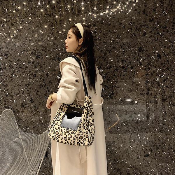 french pack women new large capacity leopard print tote bag fashionable one shoulder shopping packet 2020 b613
french pack women new large capacity leopard print tote bag fashionable one shoulder shopping packet 2020 b613