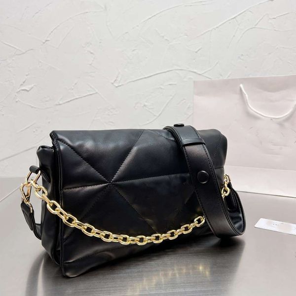 genuine leather crossbody shoulder bag chains flap couple bags triangle thick chain thread pouch geometric pattern purse female wallet
genuine leather crossbody shoulder bag chains flap couple bags triangle thick chain thread pouch geometric pattern purse female wallet
