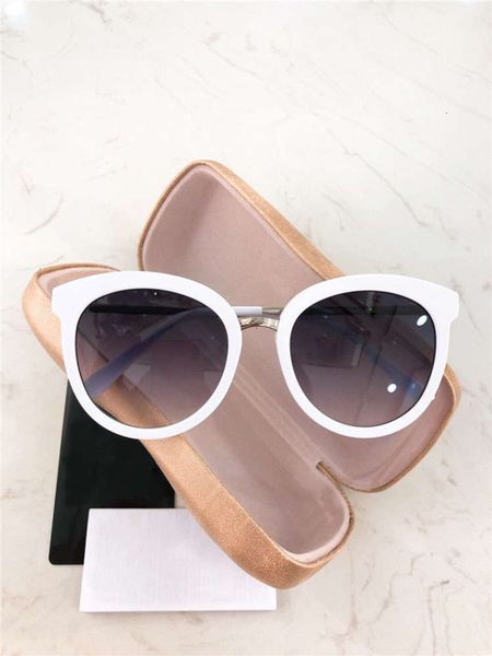 female 2020 new ye's jin in er cat eye sunglass manausq, White;black
female 2020 new ye's jin in er cat eye sunglass manausq, White;black