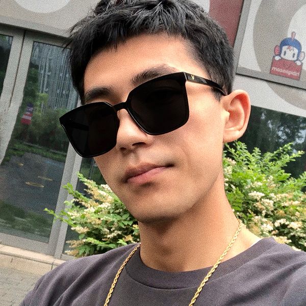 2020 new men's korean version fashionable driving with classic box anti ultraviolet sunglasses for women, White;black
2020 new men's korean version fashionable driving with classic box anti ultraviolet sunglasses for women, White;black