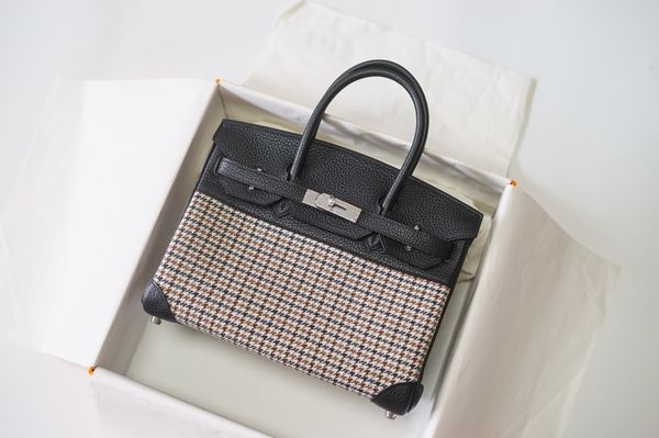 factory wholesale beautiful artical black design handbag,togo leather,30cm,fully handmade,5colors for chosen,fast delivery
factory wholesale beautiful artical black design handbag,togo leather,30cm,fully handmade,5colors for chosen,fast delivery