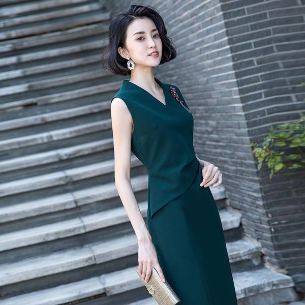 temperament sleeveless slim waist folds v-neck knee-length a-line simple green wine red black party cocktail dresses 9758
temperament sleeveless slim waist folds v-neck knee-length a-line simple green wine red black party cocktail dresses 9758