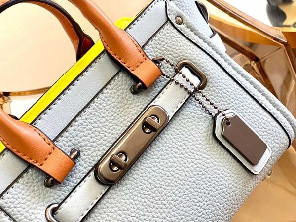 spring and summer women's bag designer totes designer high-end handbag fashion messenger bag for woman
spring and summer women's bag designer totes designer high-end handbag fashion messenger bag for woman