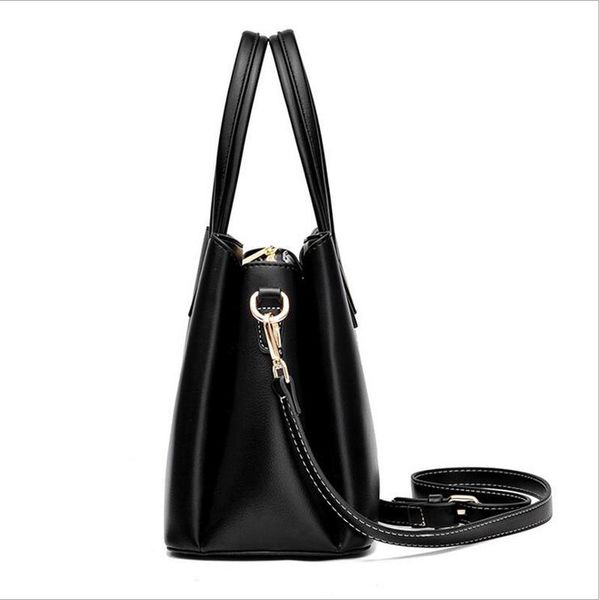 handbag killer bag mother bag middle aged women's straddle large capacity women's 2020 new summer trend leisure flap
handbag killer bag mother bag middle aged women's straddle large capacity women's 2020 new summer trend leisure flap