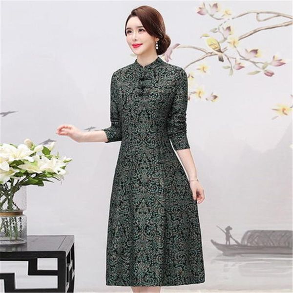 the new chinese style long-sleeved cheongsam retro dress spring and autumn mid-length and improved version was thin, Black;gray
the new chinese style long-sleeved cheongsam retro dress spring and autumn mid-length and improved version was thin, Black;gray