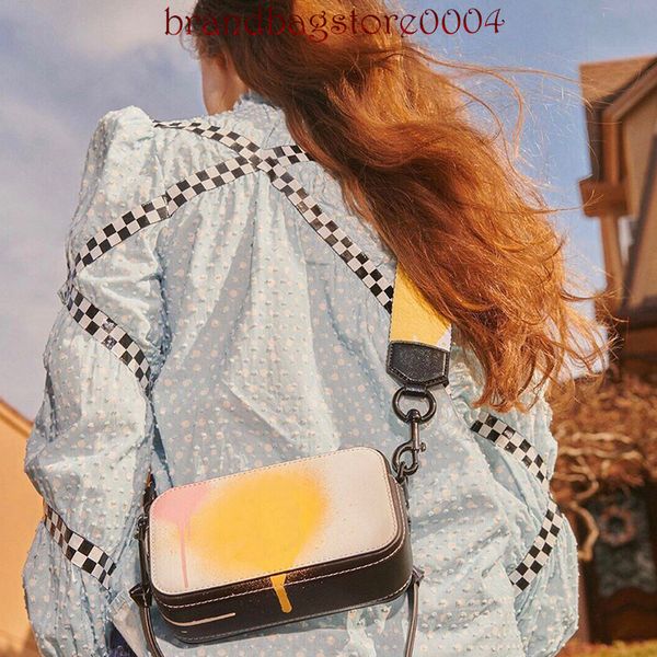 2021 new women's luxury multi-functional leather wide shoulder strap camera bag slant span small square bag handbag
2021 new women's luxury multi-functional leather wide shoulder strap camera bag slant span small square bag handbag