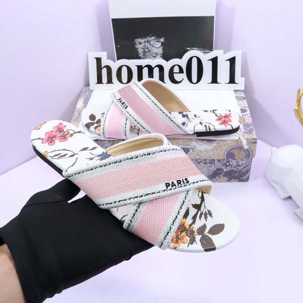 luxury brand sandals designer slippers slides floral brocade genuine leather flip flops women shoes sandal 02, Black
luxury brand sandals designer slippers slides floral brocade genuine leather flip flops women shoes sandal 02, Black