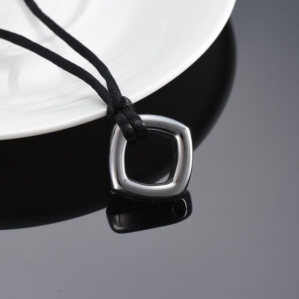 lkj9947 steel tone new arriving stainless steel jewelry memorial urn necklace for women, screw cremation pendant holding ashes, Silver
lkj9947 steel tone new arriving stainless steel jewelry memorial urn necklace for women, screw cremation pendant holding ashes, Silver