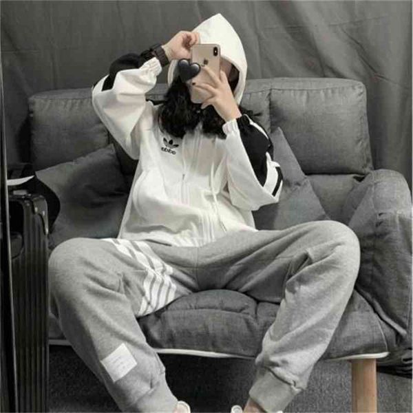 version spring and autumn net red same four bar leggings casual sports trend men's women's lovers fashion, Black
version spring and autumn net red same four bar leggings casual sports trend men's women's lovers fashion, Black