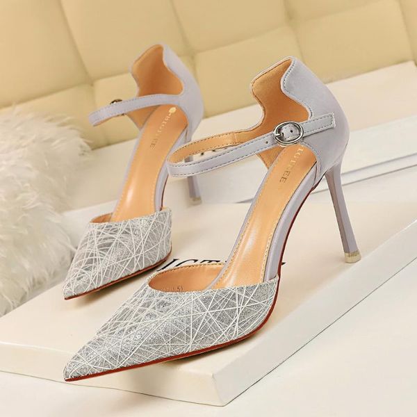 2020 new soft leather fashion women sandals summer high heels shoes open toe concise buckle office shoes woman party sandal, Black
2020 new soft leather fashion women sandals summer high heels shoes open toe concise buckle office shoes woman party sandal, Black