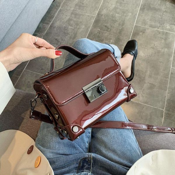 vintage patent leather women's bag 2020 new metal lock crossbody bag for women box shaped retro simgle tote handbags black green
vintage patent leather women's bag 2020 new metal lock crossbody bag for women box shaped retro simgle tote handbags black green