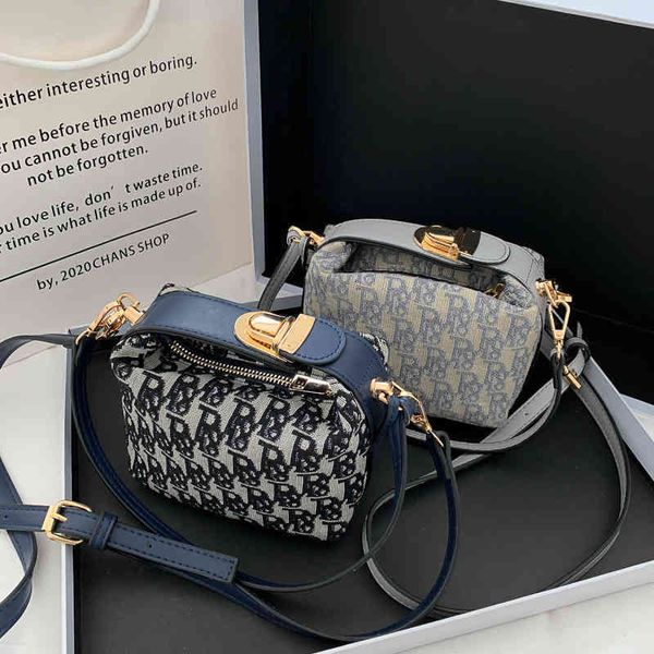 2022 latest models handbag wholesale french texture popular single shoulder small square ins women's
2022 latest models handbag wholesale french texture popular single shoulder small square ins women's