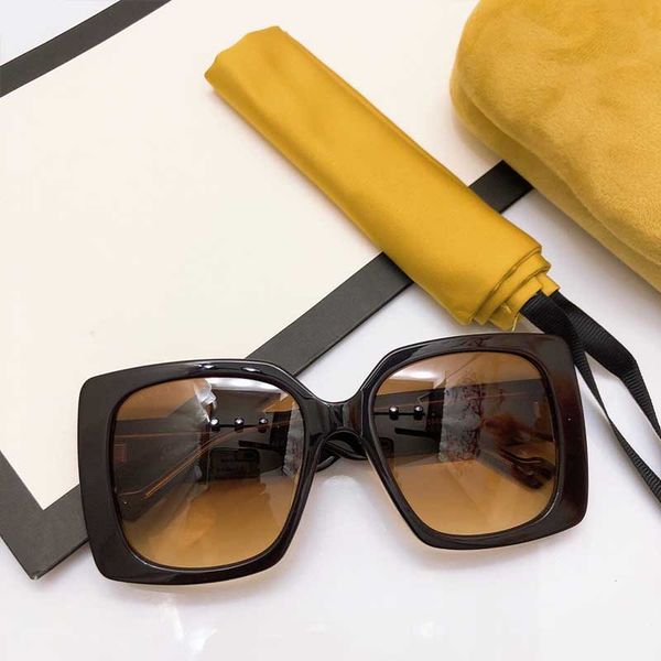 2020 new luxury- classic pilot sunglasses 6982 designer brand mens womens sun glasses eyewear metal glass lenses with box, White;black
2020 new luxury- classic pilot sunglasses 6982 designer brand mens womens sun glasses eyewear metal glass lenses with box, White;black