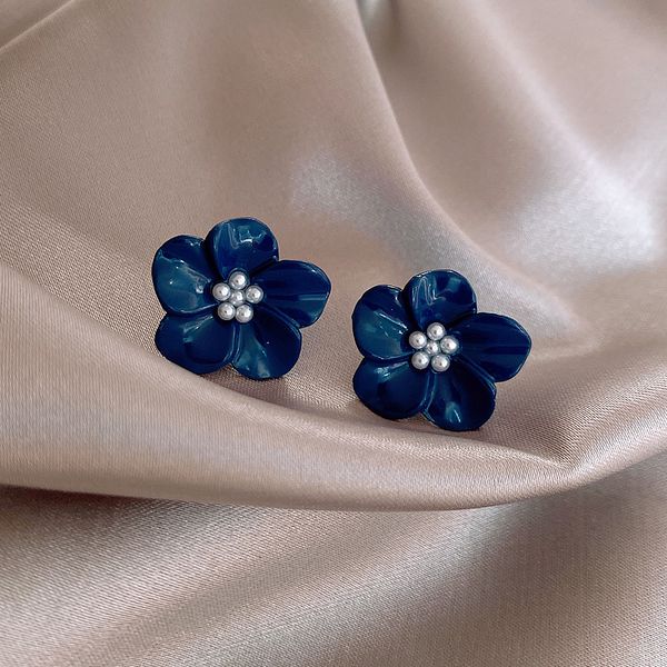 metal women classic stud earrings blue flower 2020 new fashion for women simple cool style fashion jewelry, Golden;silver
metal women classic stud earrings blue flower 2020 new fashion for women simple cool style fashion jewelry, Golden;silver