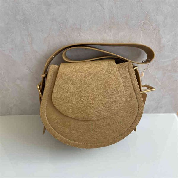 australian minority oroton new saddle bag head leather single shoulder messenger women's
australian minority oroton new saddle bag head leather single shoulder messenger women's