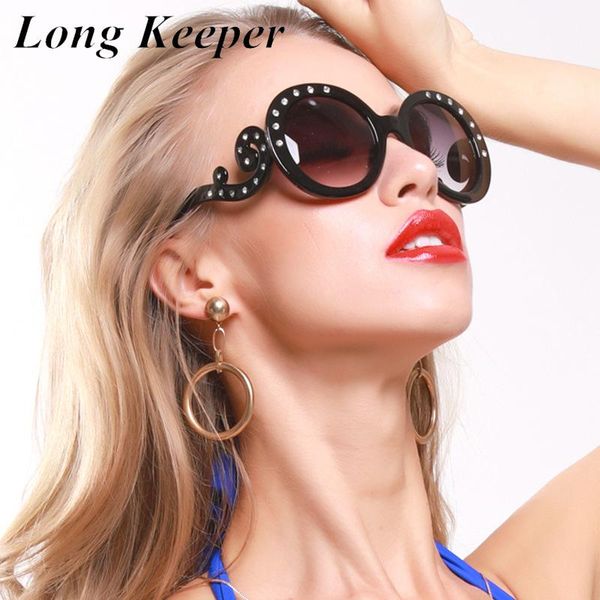 2020 new round sunglasses women luxury crystal oversized sun glasses female vintage rhinestone eyewear uv400 lentes de sol mujer, White;black
2020 new round sunglasses women luxury crystal oversized sun glasses female vintage rhinestone eyewear uv400 lentes de sol mujer, White;black