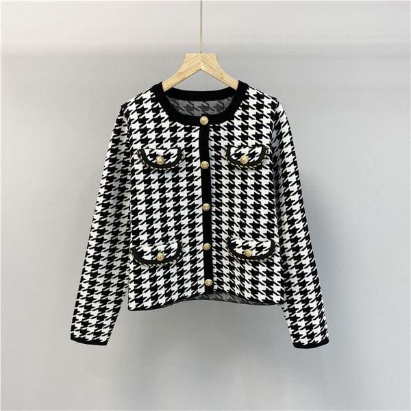 new ladies sweater cardigan button knitting plaid cardigan women round neck single-breasted pocket jacquard knitted color matching ss20, White;black
new ladies sweater cardigan button knitting plaid cardigan women round neck single-breasted pocket jacquard knitted color matching ss20, White;black