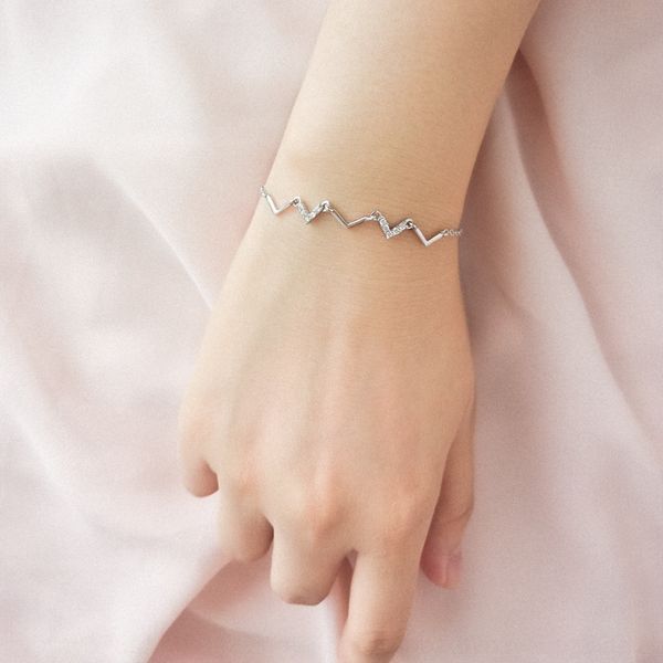 ju5id national sterling silver female bracelet heart rate inlaid with design minority bracelet 925 wave diamond ins versatile gift for stude, Golden;silver
ju5id national sterling silver female bracelet heart rate inlaid with design minority bracelet 925 wave diamond ins versatile gift for stude, Golden;silver