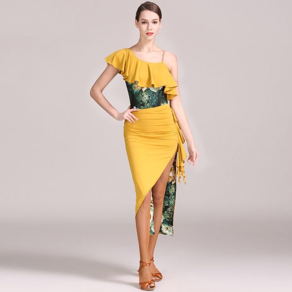 2021 latin dance dress women floral salsa dance competition wear ballroom dance wear designer dresses american clothing jl1115, Black;red
2021 latin dance dress women floral salsa dance competition wear ballroom dance wear designer dresses american clothing jl1115, Black;red