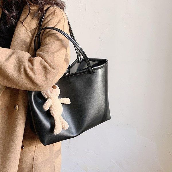 ladies solid color pu shoulder bag leisure big bag simple shopping luxury designer handbag texture large capacity handbag
ladies solid color pu shoulder bag leisure big bag simple shopping luxury designer handbag texture large capacity handbag