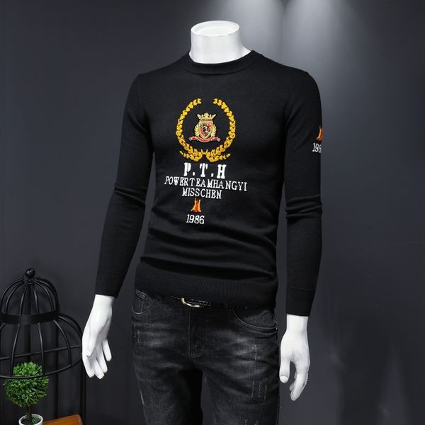 men's thickened round neck korean personality trend fashion brand embroidery jacquard long-sleeved wool knitted bottoming shirt, White;black
men's thickened round neck korean personality trend fashion brand embroidery jacquard long-sleeved wool knitted bottoming shirt, White;black