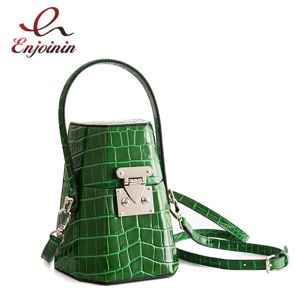 new alligator design genuine leather box bag 2020 luxury fashion mini bucket bag women purses and handbags crossbody bag bolsa c0121
new alligator design genuine leather box bag 2020 luxury fashion mini bucket bag women purses and handbags crossbody bag bolsa c0121