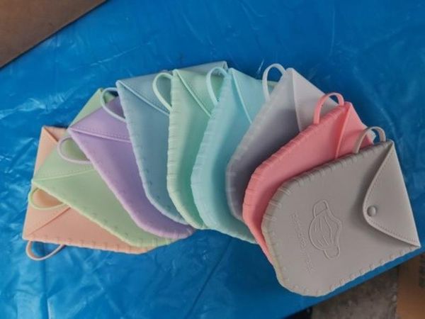 dustproof face case masks container silicone portable safe pollution-disposable mask box storage organizer hot
dustproof face case masks container silicone portable safe pollution-disposable mask box storage organizer hot