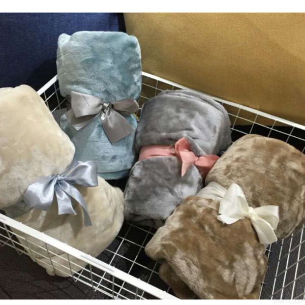 2019 latest 70*100cm, 20 style original single thickening mesh flannel office children's towel knee blanket car carpet
2019 latest 70*100cm, 20 style original single thickening mesh flannel office children's towel knee blanket car carpet