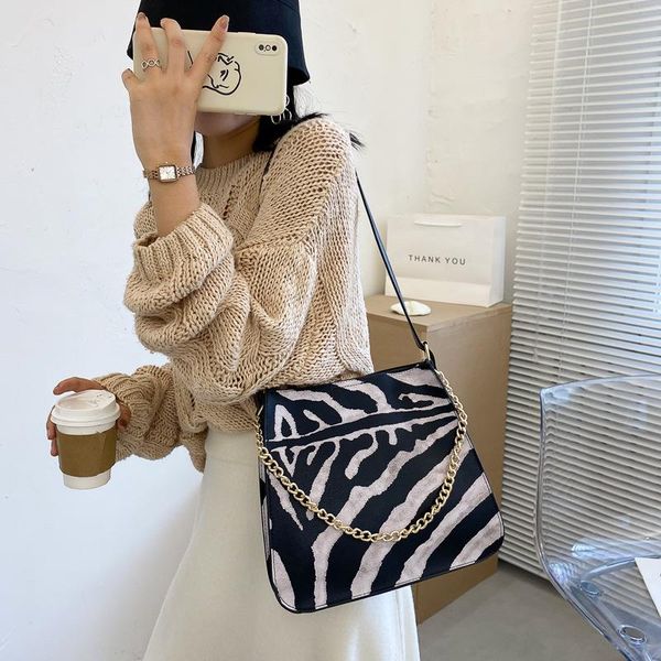 stone pattern shoulder bag for women handbag chain tote female leather lady casual retro holder leopard zebra luxury sack 2021
stone pattern shoulder bag for women handbag chain tote female leather lady casual retro holder leopard zebra luxury sack 2021