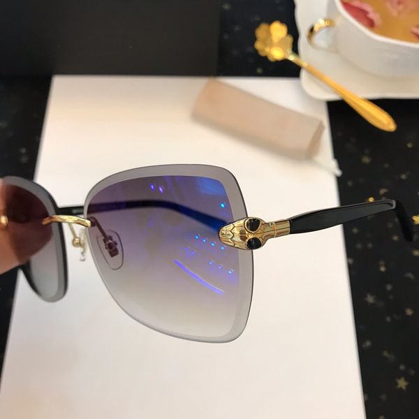 girls sunglasses ladies pilot glasses metal women men goggle refletive sun glasses one piece female mirror shades uv400, White;black
girls sunglasses ladies pilot glasses metal women men goggle refletive sun glasses one piece female mirror shades uv400, White;black