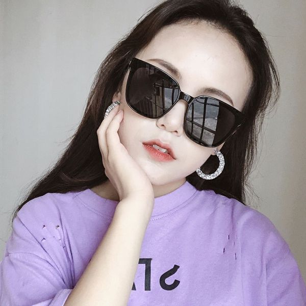 vintage classic square sunglasses women metal new adornment dames retro oversized men's male sun glasses
vintage classic square sunglasses women metal new adornment dames retro oversized men's male sun glasses