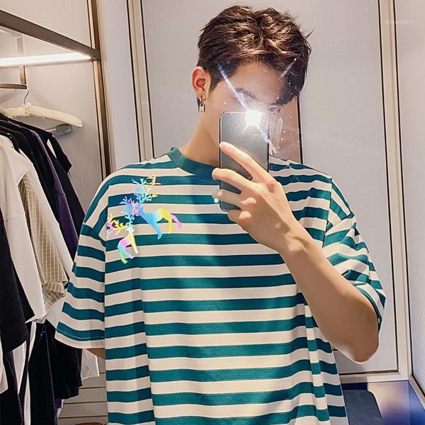 ewq / men's wear koran style half-sleeve fashion loose reflective printing black and white striped t-shirt for male 9y31031, White;black
ewq / men's wear koran style half-sleeve fashion loose reflective printing black and white striped t-shirt for male 9y31031, White;black