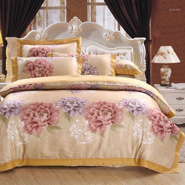 satin jacquard bedding set /king size bed set gold color 4pcs cotton silk embroidery duvet cover sets bedsheet1
satin jacquard bedding set /king size bed set gold color 4pcs cotton silk embroidery duvet cover sets bedsheet1