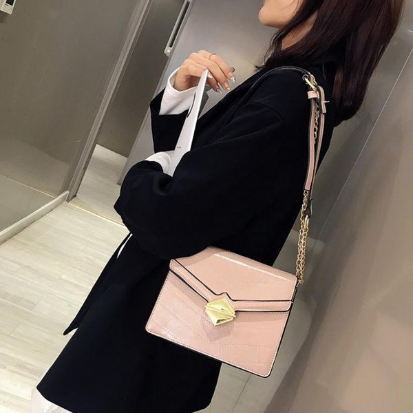 pu single shoulder bag plug lock handbag with golden chain strap for women girls new
pu single shoulder bag plug lock handbag with golden chain strap for women girls new