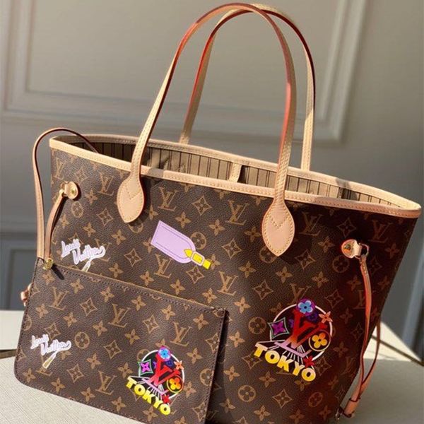 2112 spot real s the new lady's handbag high-end custom quality fashion fashion style large capacity handbag hardware metal collocation
2112 spot real s the new lady's handbag high-end custom quality fashion fashion style large capacity handbag hardware metal collocation
