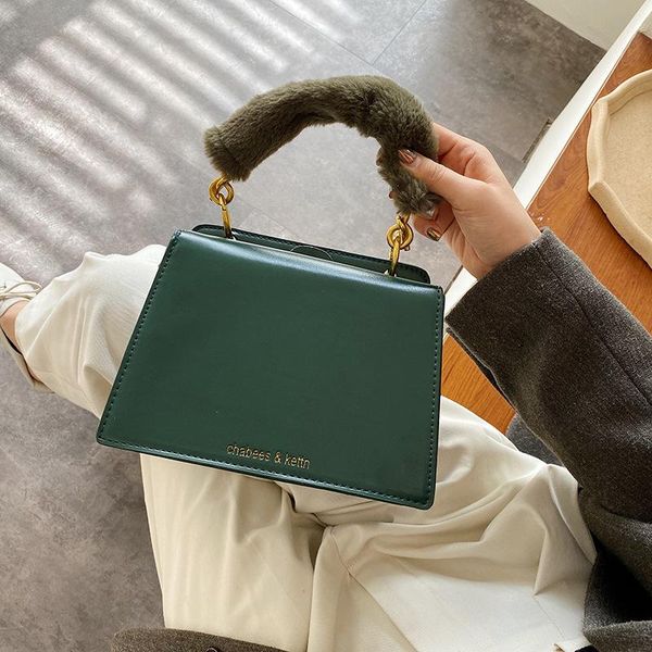 shoulder bags fashion plush handle women handbags designer bag luxury pu leather crossbody female small flap purses 2021 winter
shoulder bags fashion plush handle women handbags designer bag luxury pu leather crossbody female small flap purses 2021 winter