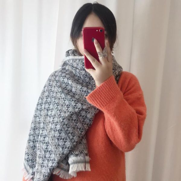 scarves 2021 striped plaid women's scarf simple geometric pattern double cashmere shawl fashion thickening warm imitation, Blue;gray
scarves 2021 striped plaid women's scarf simple geometric pattern double cashmere shawl fashion thickening warm imitation, Blue;gray