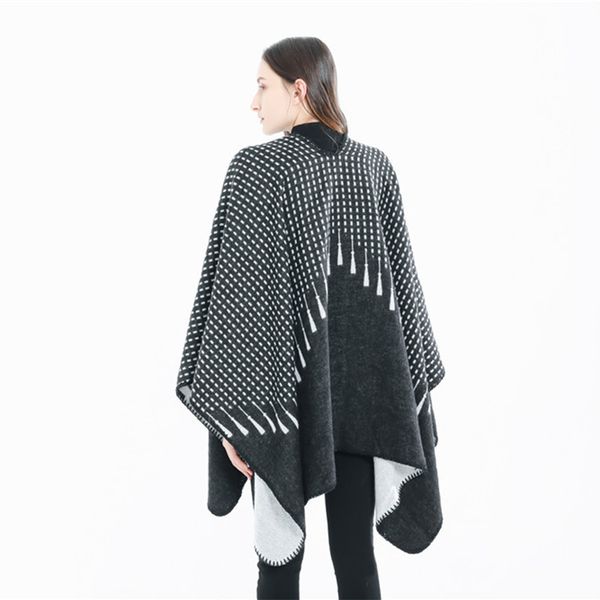 autumn and winter 2020 new fashion geometric design cashmere like thermal thickened scarf shawl, Blue;gray
autumn and winter 2020 new fashion geometric design cashmere like thermal thickened scarf shawl, Blue;gray