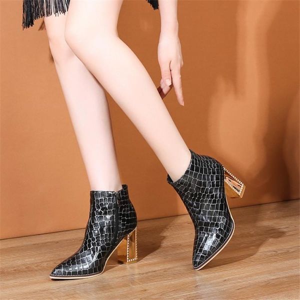 2020 chic women boots genuine leather ankle shoes woman spring pointed toe metal high heels crocodile print boots botas mujer, Black
2020 chic women boots genuine leather ankle shoes woman spring pointed toe metal high heels crocodile print boots botas mujer, Black