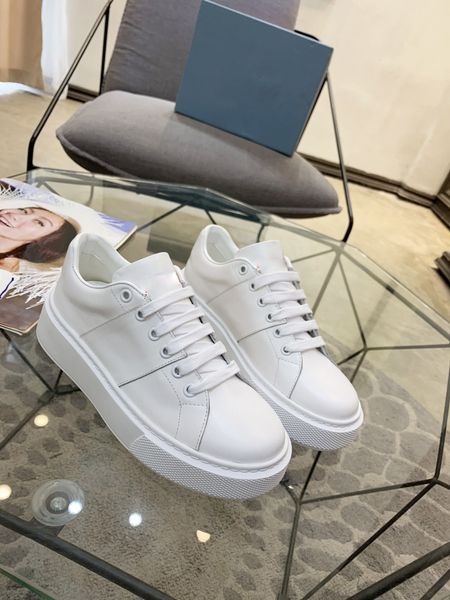 new women's shoes in the winter of 2019: leather lace up small white shoes, women's flat bottom white board shoes, Black
new women's shoes in the winter of 2019: leather lace up small white shoes, women's flat bottom white board shoes, Black