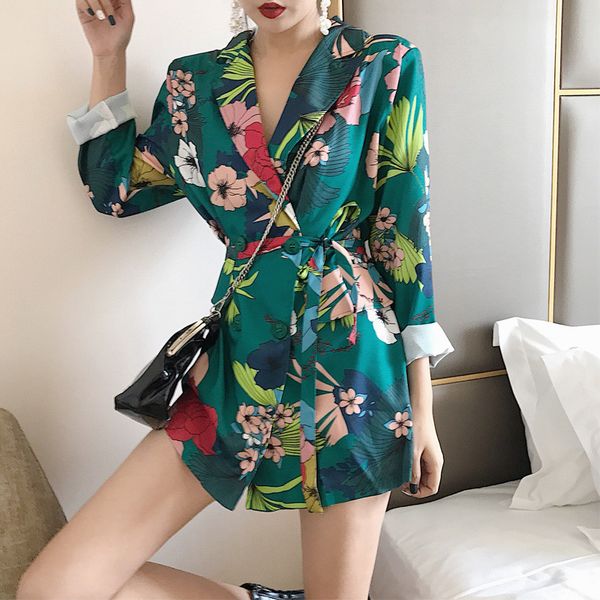 2021 New Women's Fashionable Floral Blazers Printed Fancy Long Double Robes Lady's Lane Korean Office Luxury Blazer EGIT, White;black
2021 New Women's Fashionable Floral Blazers Printed Fancy Long Double Robes Lady's Lane Korean Office Luxury Blazer EGIT, White;black