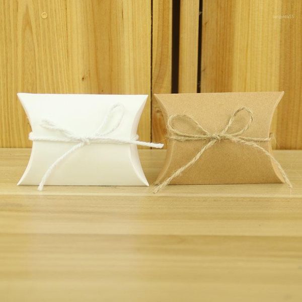 100pcs kraftpapier kussen favor box bruiloft gunst gift dozen snoep thuis birthday party supply christmas box party bags1
100pcs kraftpapier kussen favor box bruiloft gunst gift dozen snoep thuis birthday party supply christmas box party bags1