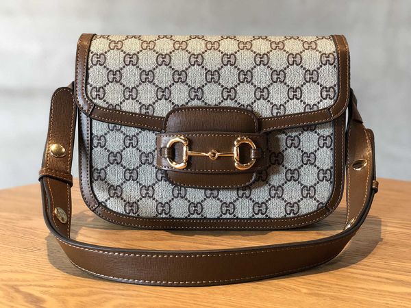 new style ni the same slung autumn and winter horse clasp one shoulder women's saddle bag leather
new style ni the same slung autumn and winter horse clasp one shoulder women's saddle bag leather